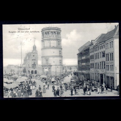 Düsseldorf, Burgplatz mit dem alten Schloßturm
