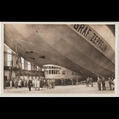 "Graf Zeppelin" in der Halle, 1936